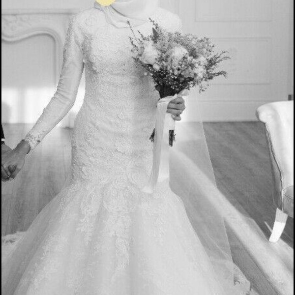 Wedding Dress - Picture 6 of 8
